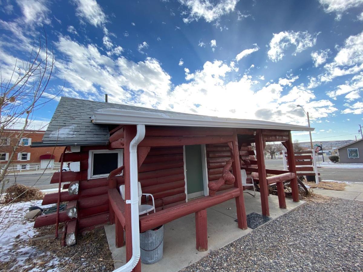 תרמופוליס Roundtop Mountain Vista - Cabins And Motel מראה חיצוני תמונה