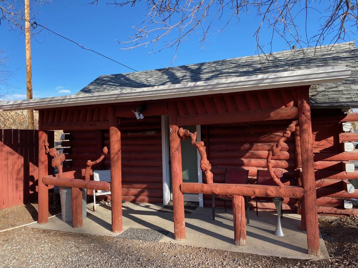 תרמופוליס Roundtop Mountain Vista - Cabins And Motel מראה חיצוני תמונה