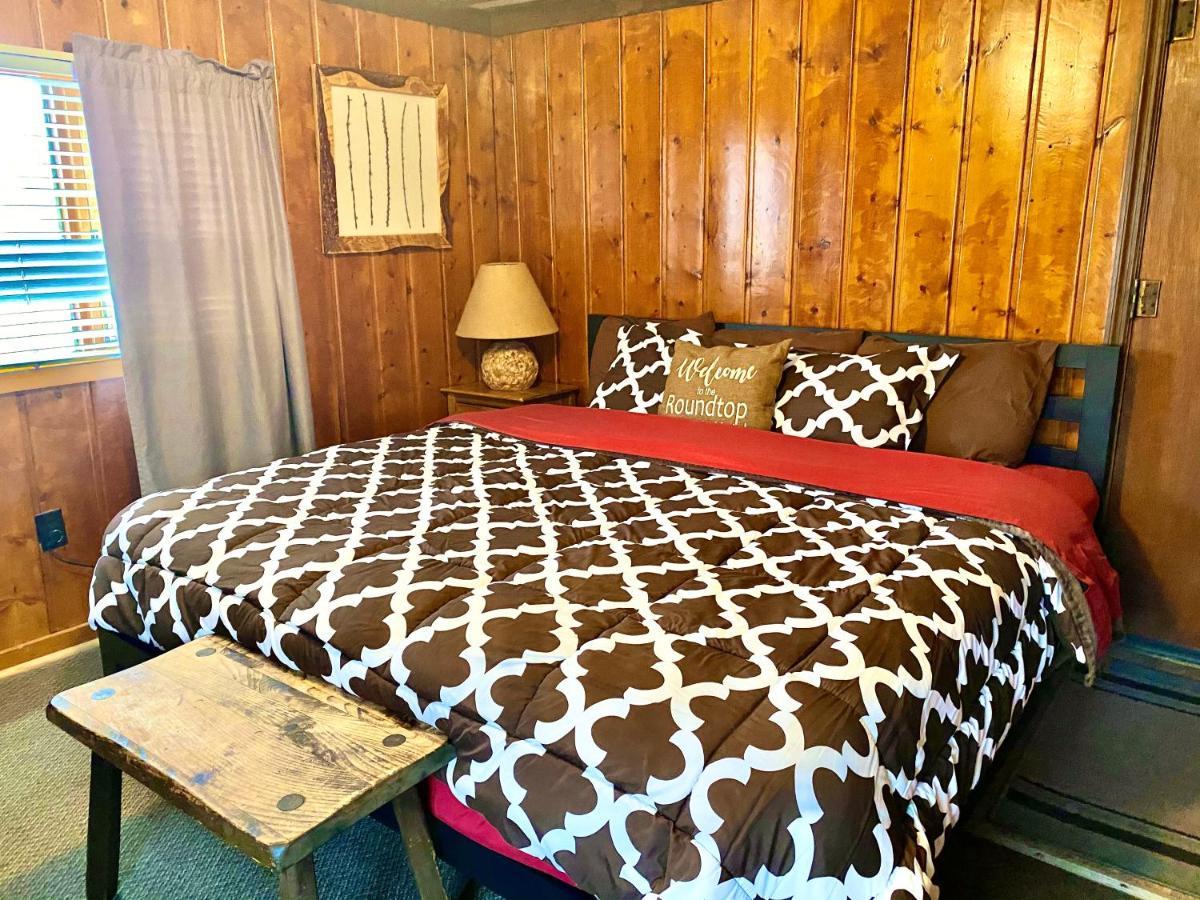 תרמופוליס Roundtop Mountain Vista - Cabins And Motel מראה חיצוני תמונה