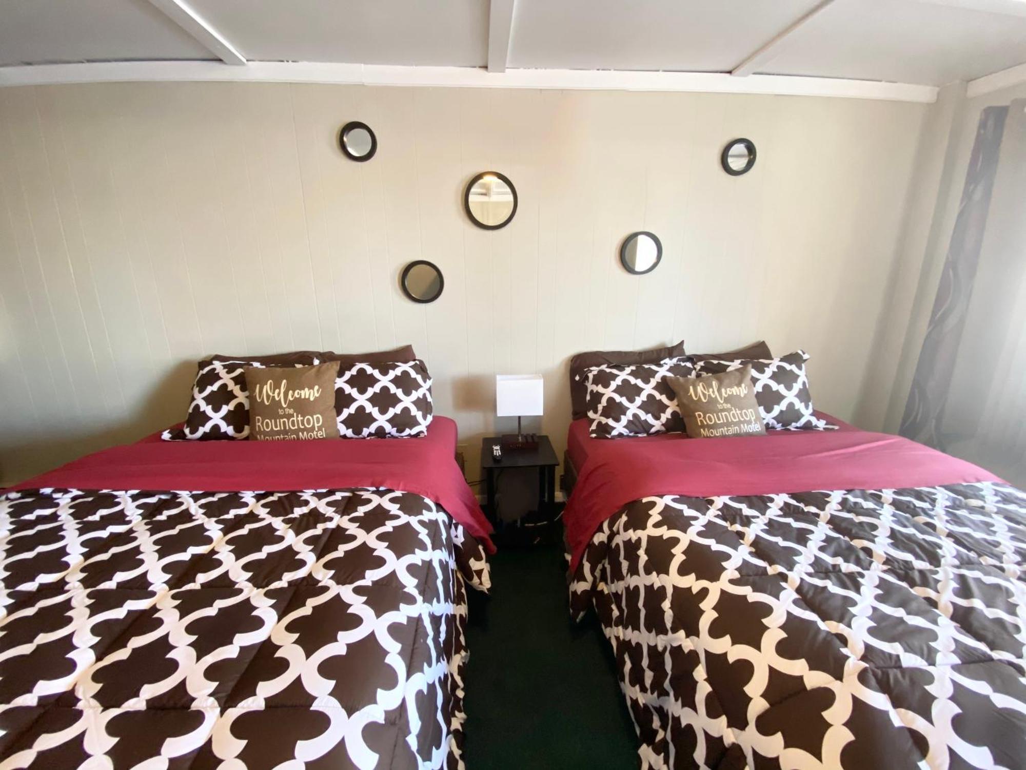 תרמופוליס Roundtop Mountain Vista - Cabins And Motel חדר תמונה